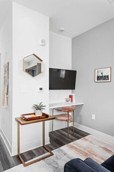 Dream Apartment Near Whole Foods Cozysuites インディアナポリス エクステリア 写真