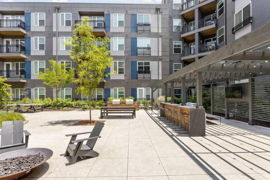 Dream Apartment Near Whole Foods Cozysuites インディアナポリス エクステリア 写真